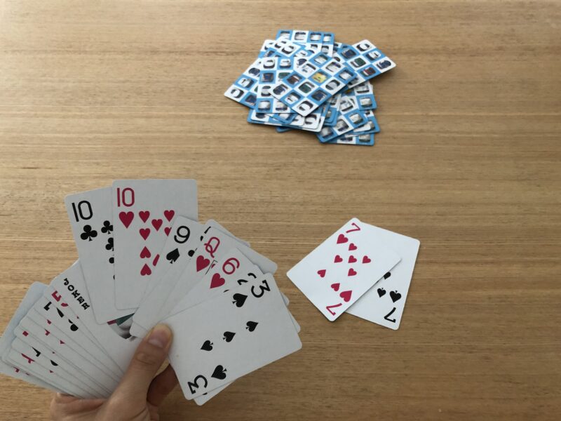 ペアのカードを捨てる。