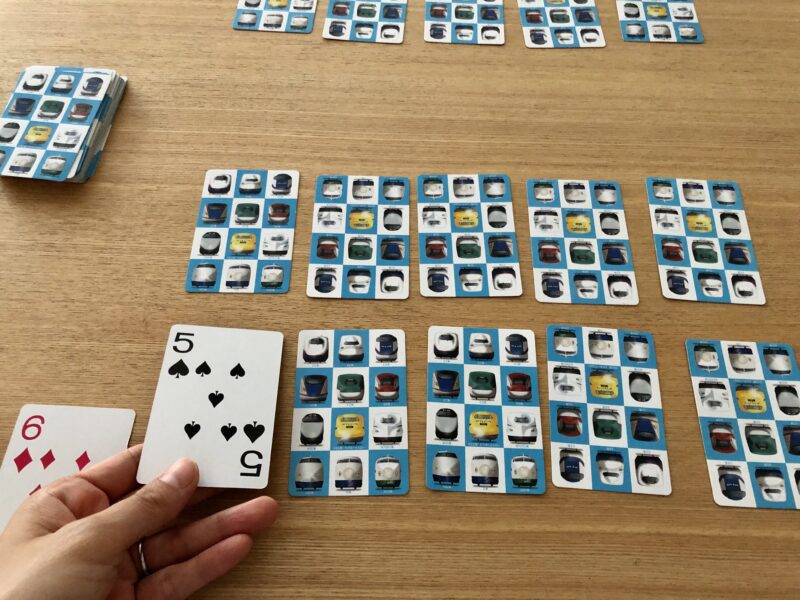 6番のカードをめくると、スペードの５が出た。