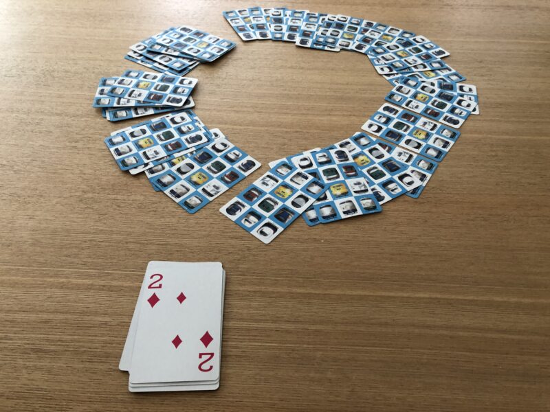 カードを手元に置く。