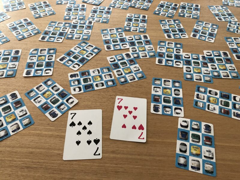 神経衰弱。同じ数字のカードがめくれたところ。